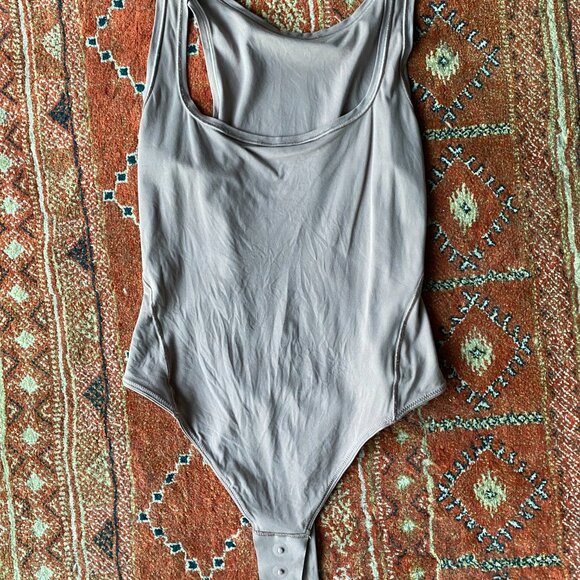 Wundermost Ultra-Soft Nulu Square-Neck Sleeveless Bodysuit - Picture 4 of 5